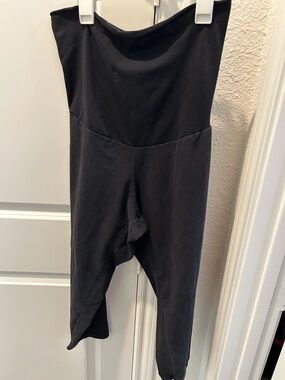 Motherhood Maternity Black Capri Support Leggings